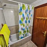 3 Large Modern Flat With Private Parking *