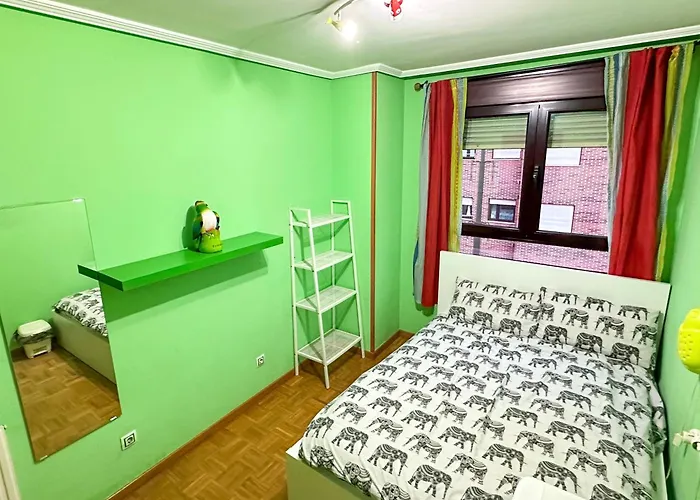 3 Large Modern Flat With Private Parking Oviedo