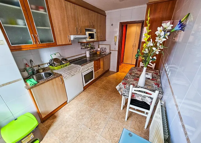 3 Large Modern Flat With Private Parking Appartement