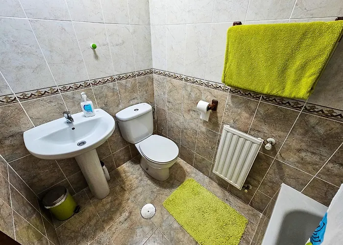 Appartement 3 Large Modern Flat With Private Parking *